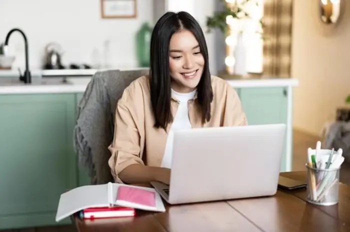 Benefits of Having a Side Job for Your Career Development